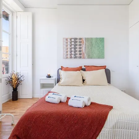 Roomy Flat - Terrace & Se View Apartman *